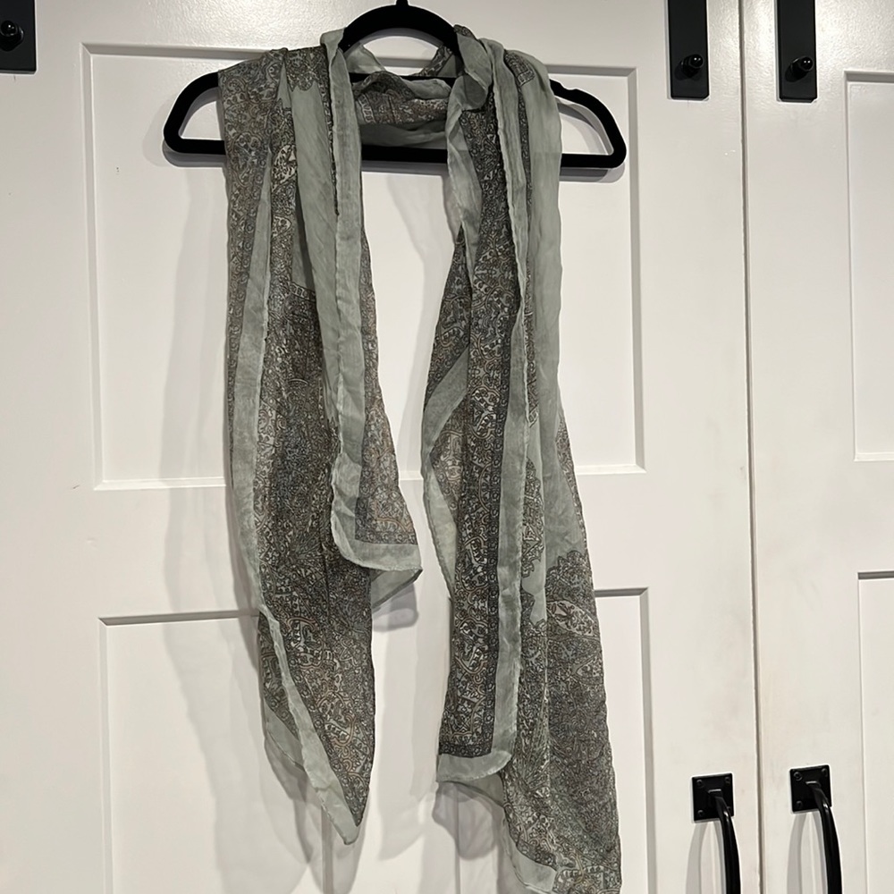 Green semi sheer scarf/shall. 20” x 70”